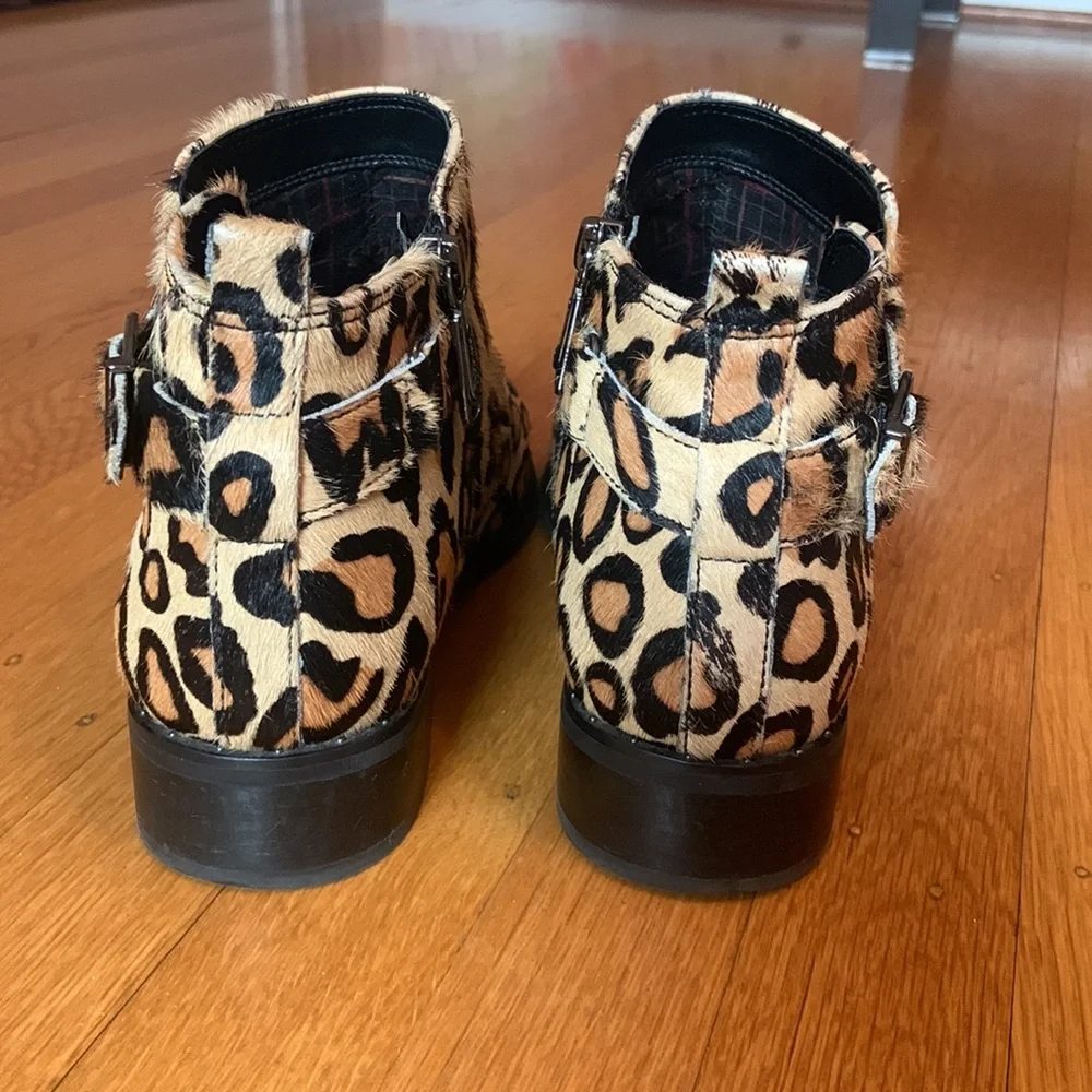 Blondo Leopard print calf hair WATERPROOF boot. Tami ankle‎ boot size 8m
